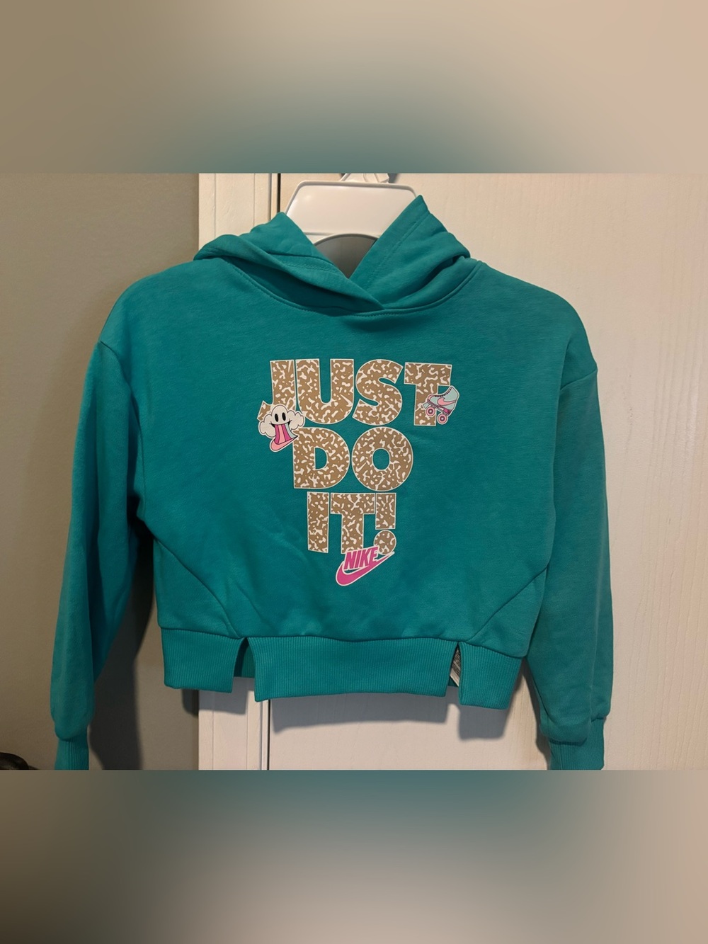 Nike Kids Teal Cropped Hoodie with Leopard 'Just Do It' and Pink Accents
